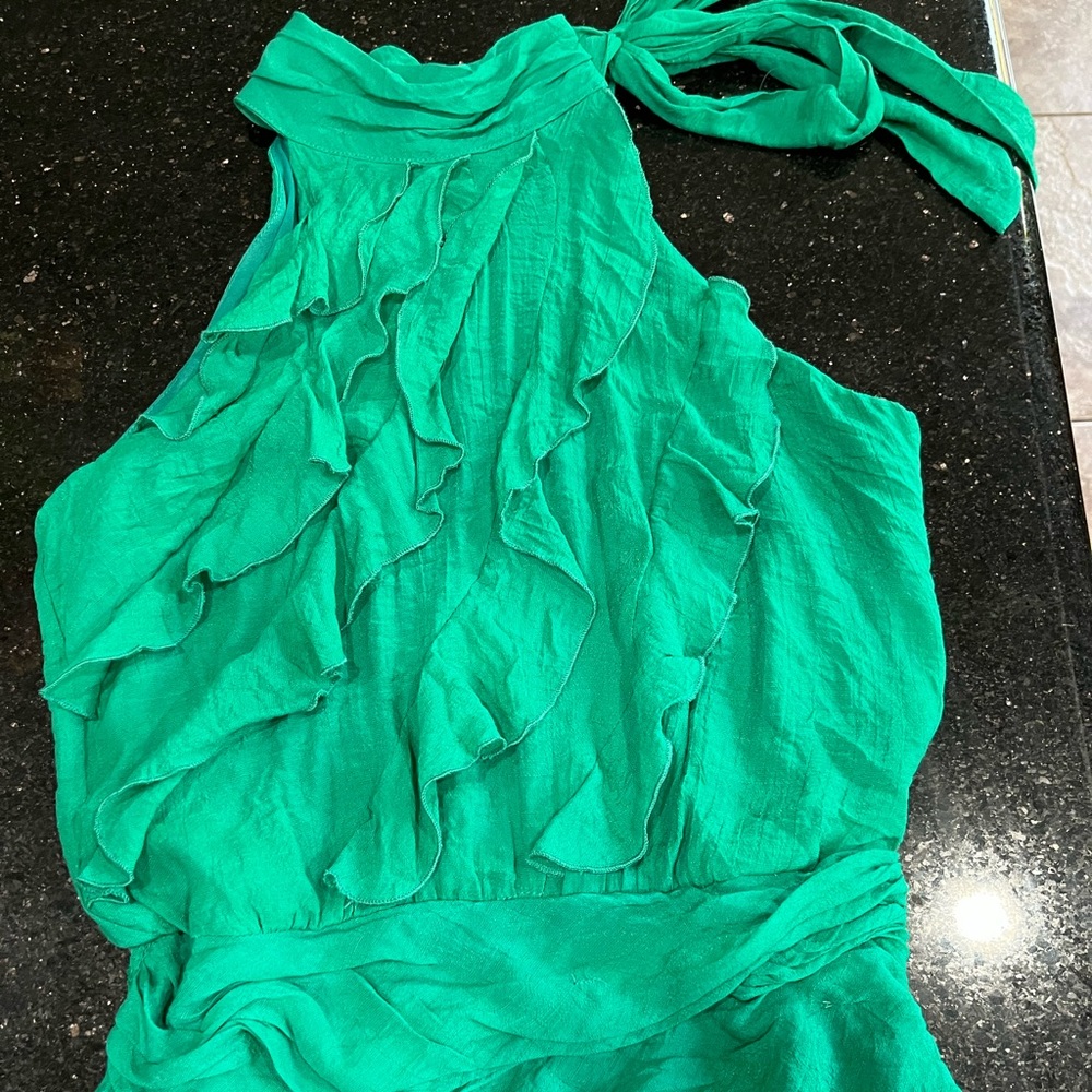 Size small bright Kelly green top perfect for St. Patty’s day.